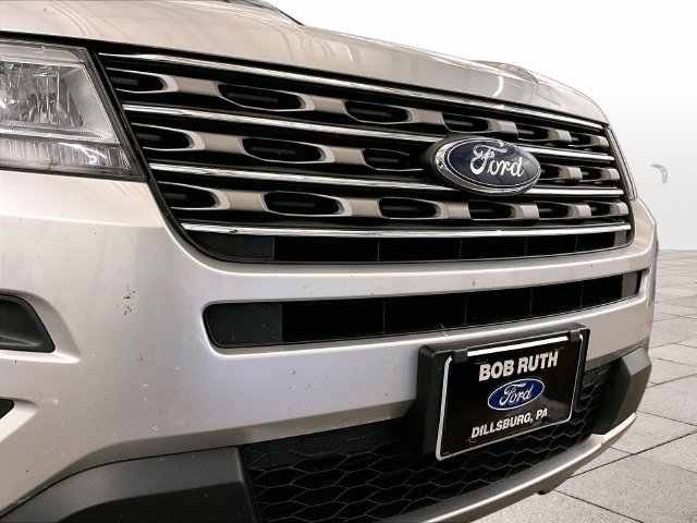 Used 2017 Ford Explorer XLT FWD image 31