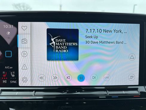 New 2026 Volkswagen Atlas Cross Sport SE image 18