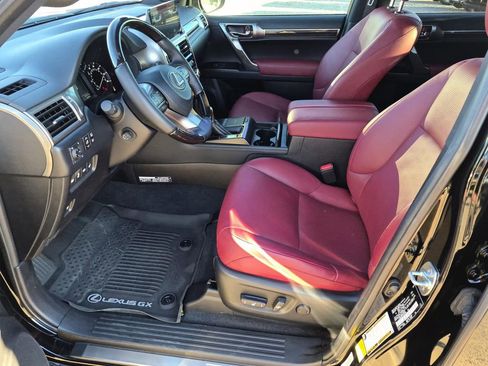 Used 2023 Lexus GX 460 Luxury w/ Accessory Package AWD/4WD image 12