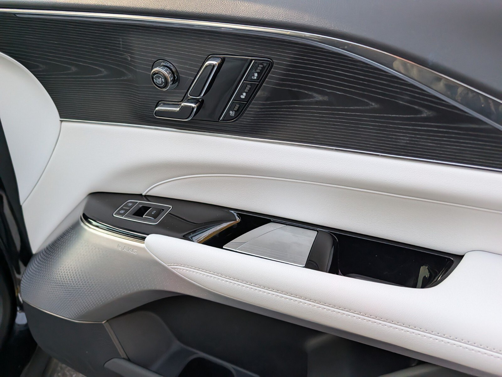 Used 2024 Cadillac Lyriq Sport w/ LPO, Floor Liner Package AWD/4WD image 32