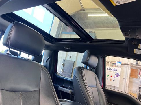 Used 2019 Ford F150 Lariat w/ Equipment Group 502A Luxury AWD/4WD image 17
