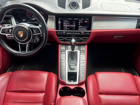 Used 2021 Porsche Macan Turbo AWD/4WD image 16
