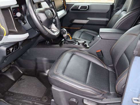 Used 2023 Ford Bronco Badlands w/ Sasquatch Package AWD/4WD image 14