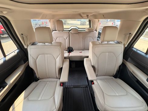 Used 2022 Ford Expedition Max Limited AWD/4WD image 19