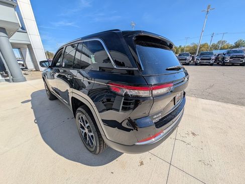New 2025 Jeep Grand Cherokee Limited image 6