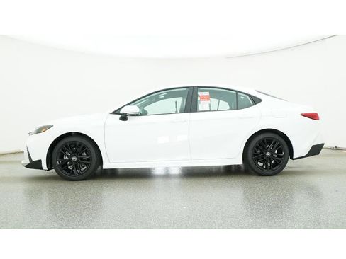 New 2026 Toyota Camry SE image 19