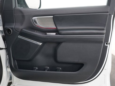 Used 2025 Ford Expedition Max Platinum AWD/4WD image 9