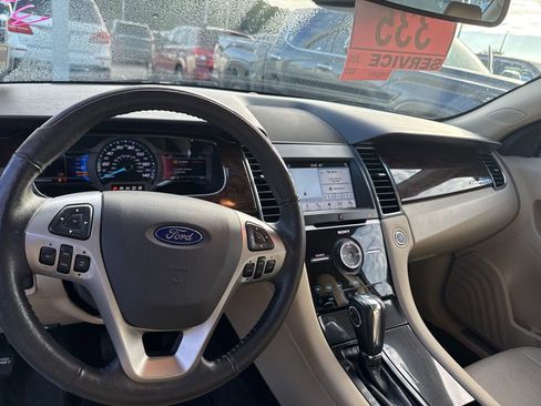 Used 2017 Ford Taurus Limited image 4