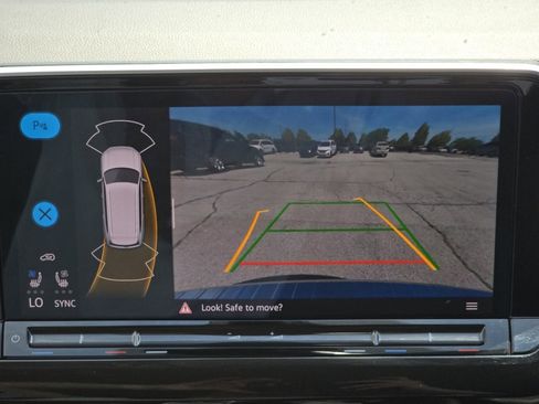 Used 2024 Volkswagen Atlas SE FWD image 26