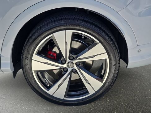 Used 2025 Audi SQ5 Premium Plus AWD/4WD image 28
