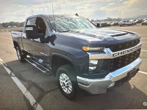 Used 2022 Chevrolet Silverado 2500 LT w/ Convenience Package AWD/4WD image 4