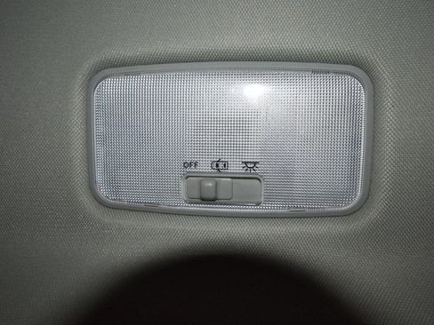 Used 2018 Toyota RAV4 XLE image 31