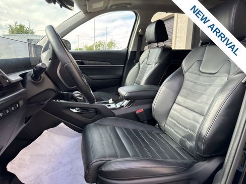 Used 2025 Kia Telluride SX Prestige image 16