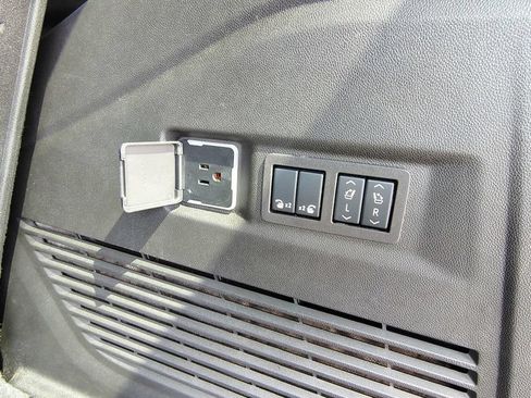 Certified 2025 Chevrolet Tahoe Premier AWD/4WD image 23
