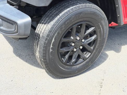 Used 2022 Jeep Gladiator Sport AWD/4WD image 7