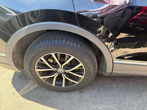 Used 2021 Volkswagen Tiguan SE w/ 3rd Row Seat Package image 5