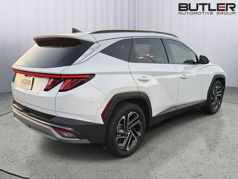 Used 2025 Hyundai Tucson Limited FWD image 6