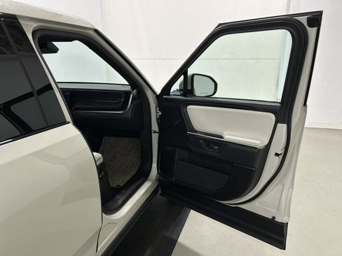 Used 2025 Rivian R1T Adventure AWD/4WD image 18