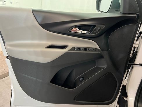 Used 2020 Chevrolet Equinox LT FWD image 15