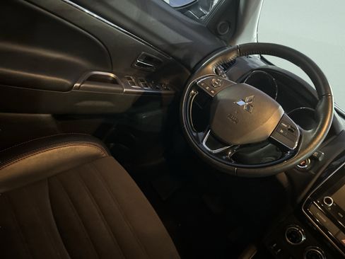 Used 2024 Mitsubishi Outlander Sport SE image 17