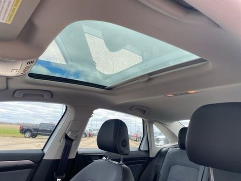 Used 2025 Volkswagen Jetta SE image 7