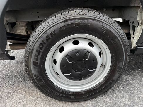 Used 2019 Ford Transit 250 148 Medium Roof RWD image 38