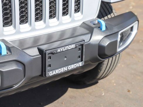 Used 2023 Jeep Wrangler Unlimited Sahara w/ Cold Weather Group AWD/4WD image 6