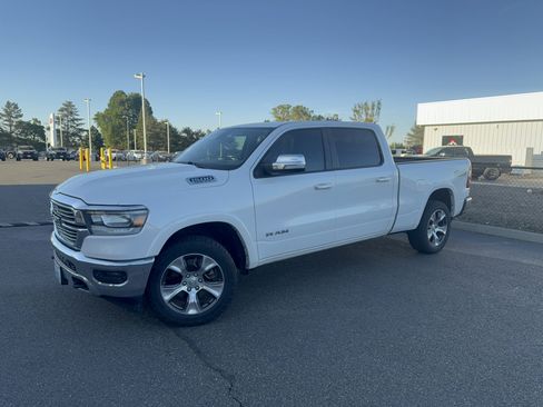 Used 2019 RAM 1500 Laramie AWD/4WD image 3