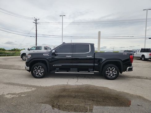 Used 2025 GMC Sierra 1500 SLT w/ SLT Premium Plus Package AWD/4WD image 4