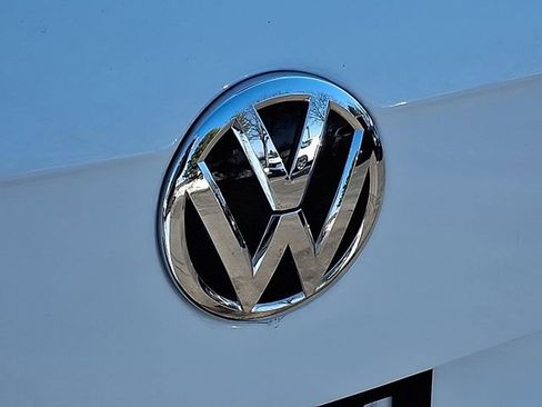 Used 2021 Volkswagen Tiguan SE w/ Panoramic Sunroof Package image 31