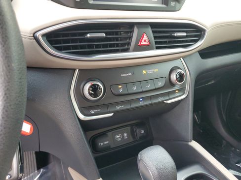 Used 2019 Hyundai Santa Fe SE image 23