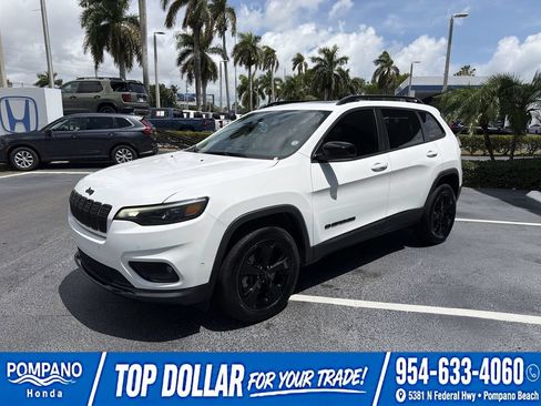 Used 2023 Jeep Cherokee Altitude Lux w/ Lux Elite Package AWD/4WD image 4