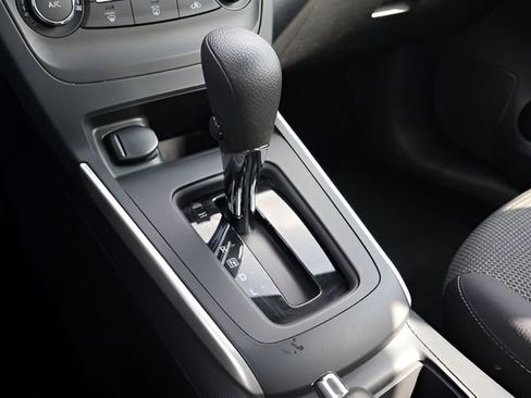 Used 2016 Nissan Sentra S image 22