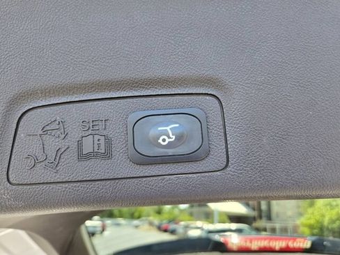 Used 2017 Lincoln MKC Reserve FWD image 17
