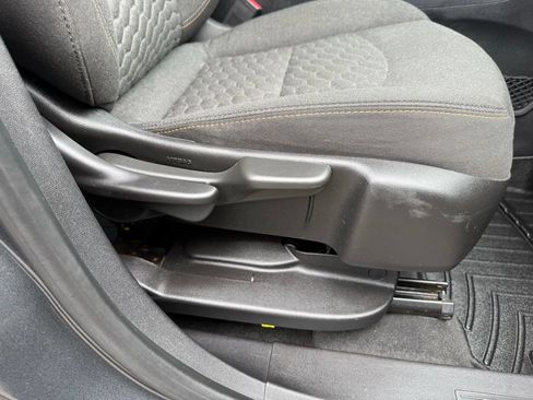 Used 2018 Chevrolet Equinox LT w/ Sun & Infotainment Package FWD image 51