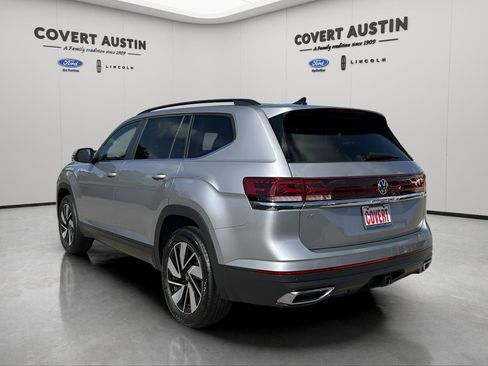 Used 2025 Volkswagen Atlas SE image 3