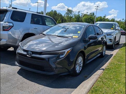Used 2024 Toyota Corolla LE w/ LE Convenience Package FWD image 4
