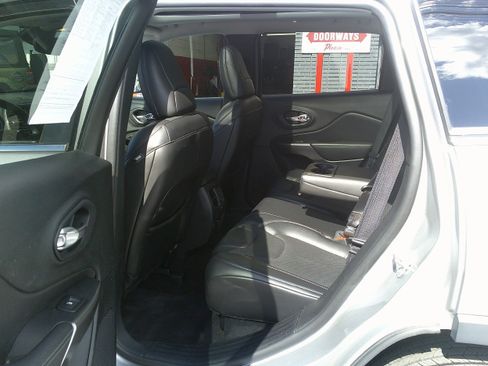 Used 2021 Jeep Cherokee Limited image 19