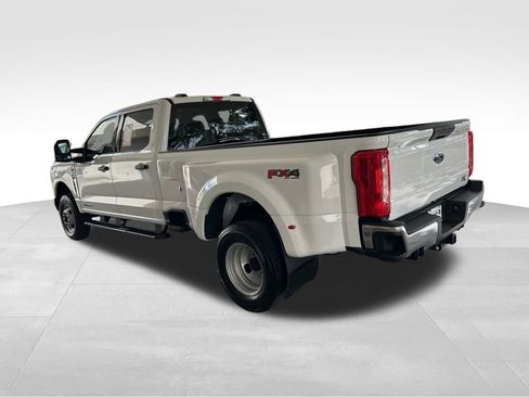 Used 2025 Ford F350 XLT image 4