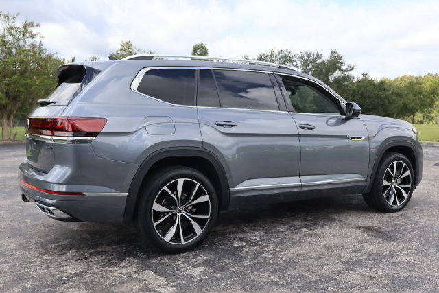 Certified 2024 Volkswagen Atlas SEL Premium R-Line AWD/4WD image 8