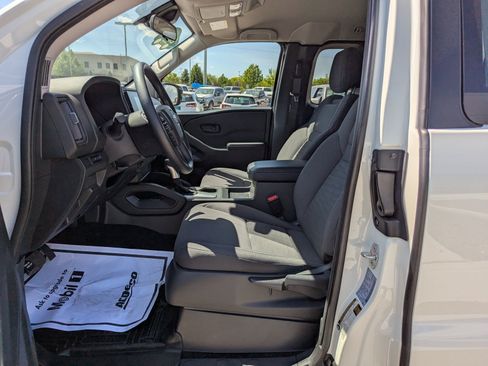 Used 2025 Nissan Frontier S AWD/4WD image 12
