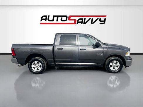 Used 2022 RAM 1500 Classic SLT image 8