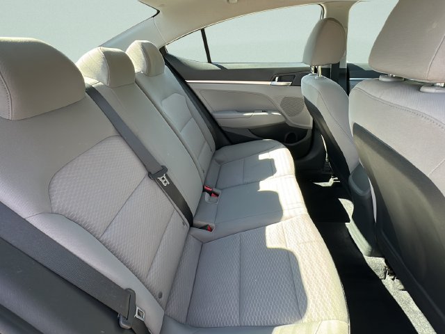 Used 2020 Hyundai Elantra SE FWD image 15