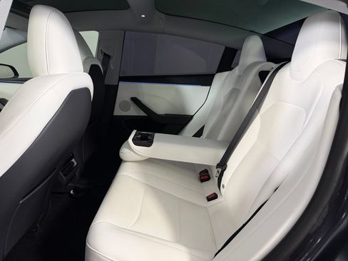 Used 2025 Tesla Model 3 Long Range RWD image 19