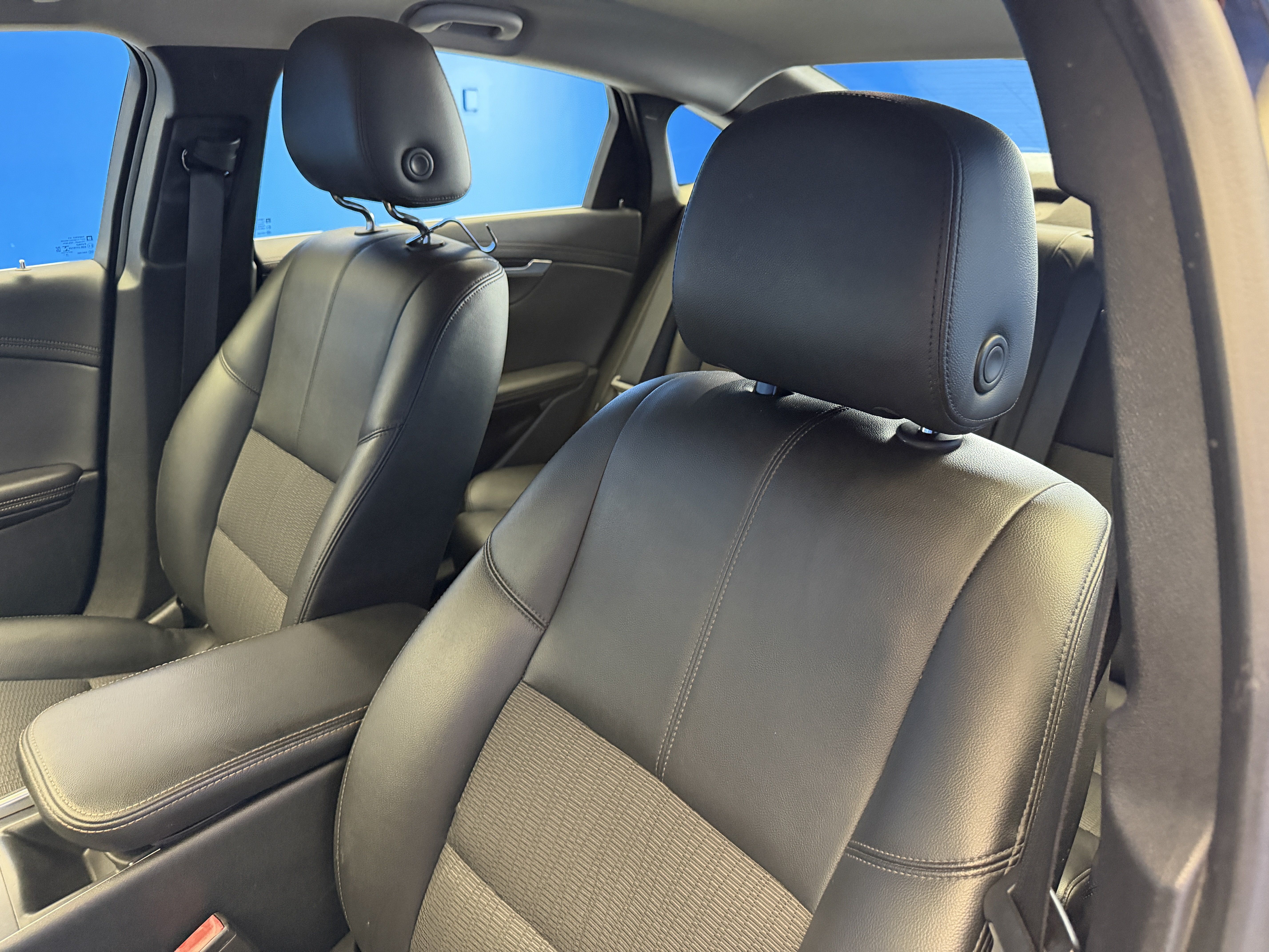 Used 2019 Chevrolet Impala LT FWD image 12