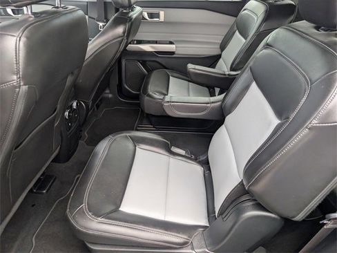Used 2022 Ford Explorer XLT w/ Equipment Group 202A image 20