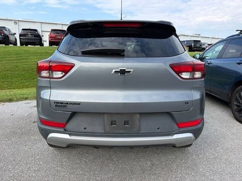 Used 2021 Chevrolet TrailBlazer LT w/ Convenience Package FWD image 5