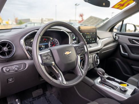 Used 2025 Chevrolet Blazer LT image 18