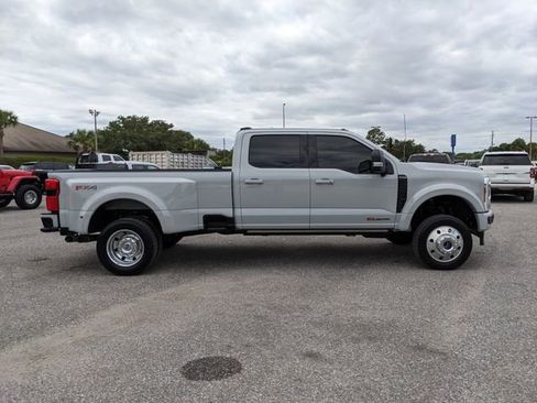Certified 2025 Ford F450 Platinum w/ FX4 Off-Road Package AWD/4WD image 3