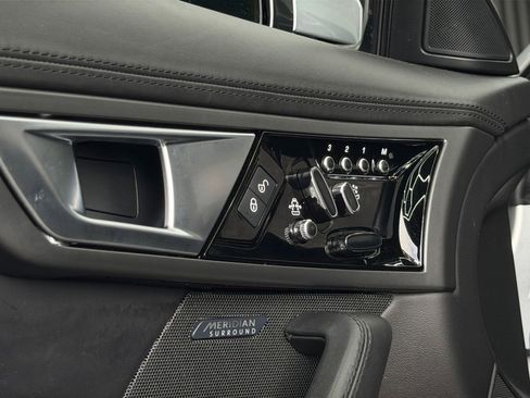 Used 2017 Jaguar F-TYPE R image 25